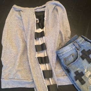 Sweatshirt